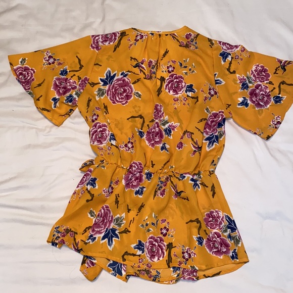 Yellow Floral Blouse - Picture 4 of 4